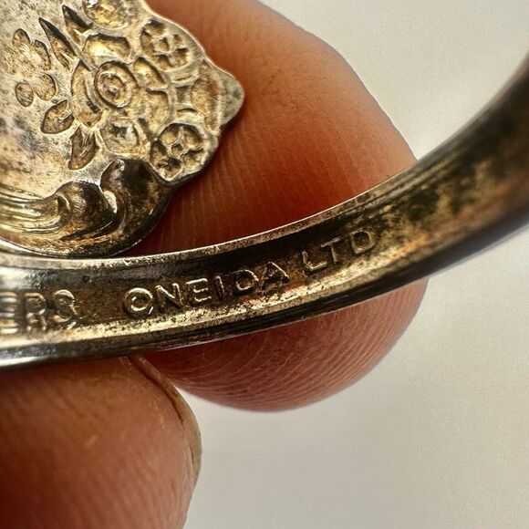 Oneida William Rogers Silver tone  adjustable spoon ring - Picture 12 of 12